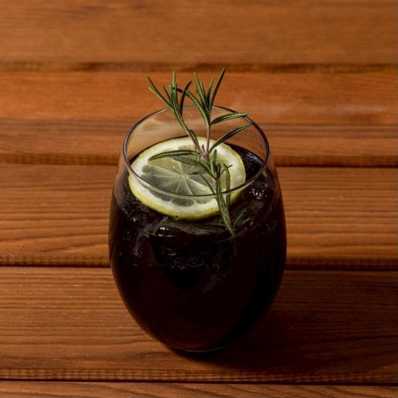 【煙間難波 シーシャ バー】選べる飲み方のブラックレモネード