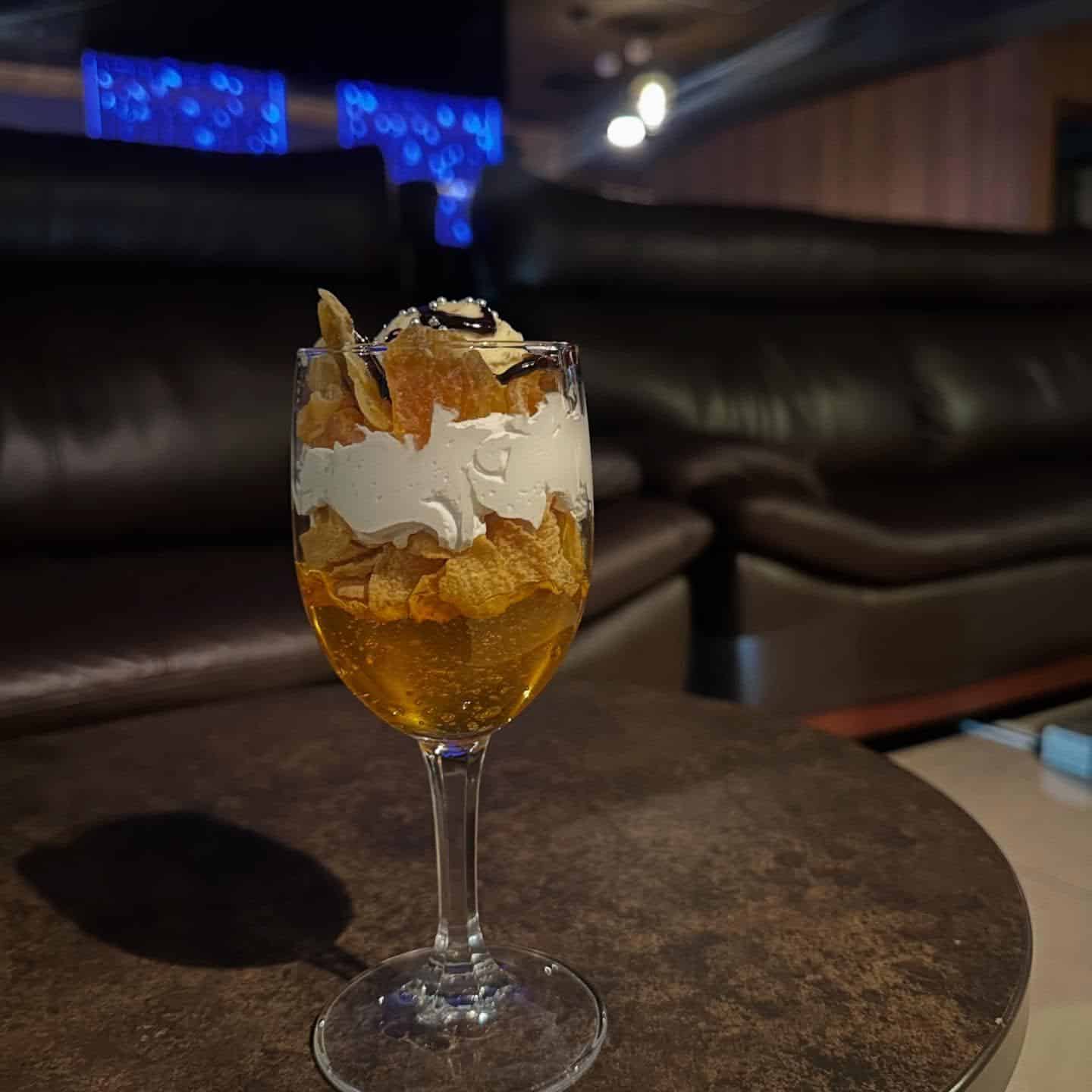 銀座シーシャバーオレンジとチョコパフェ