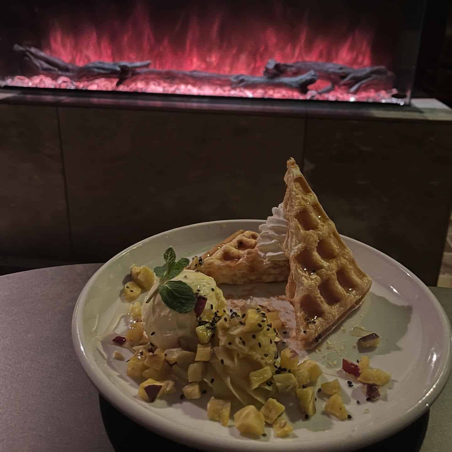 【銀座シーシャバー】季節のクロッフル スイートポテト