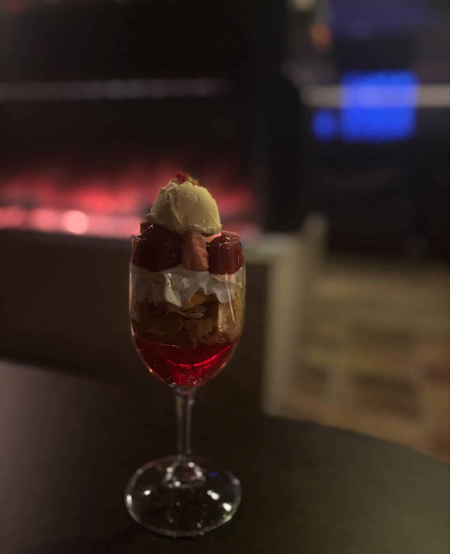 【銀座シーシャバー】贅沢ベリーパルフェ