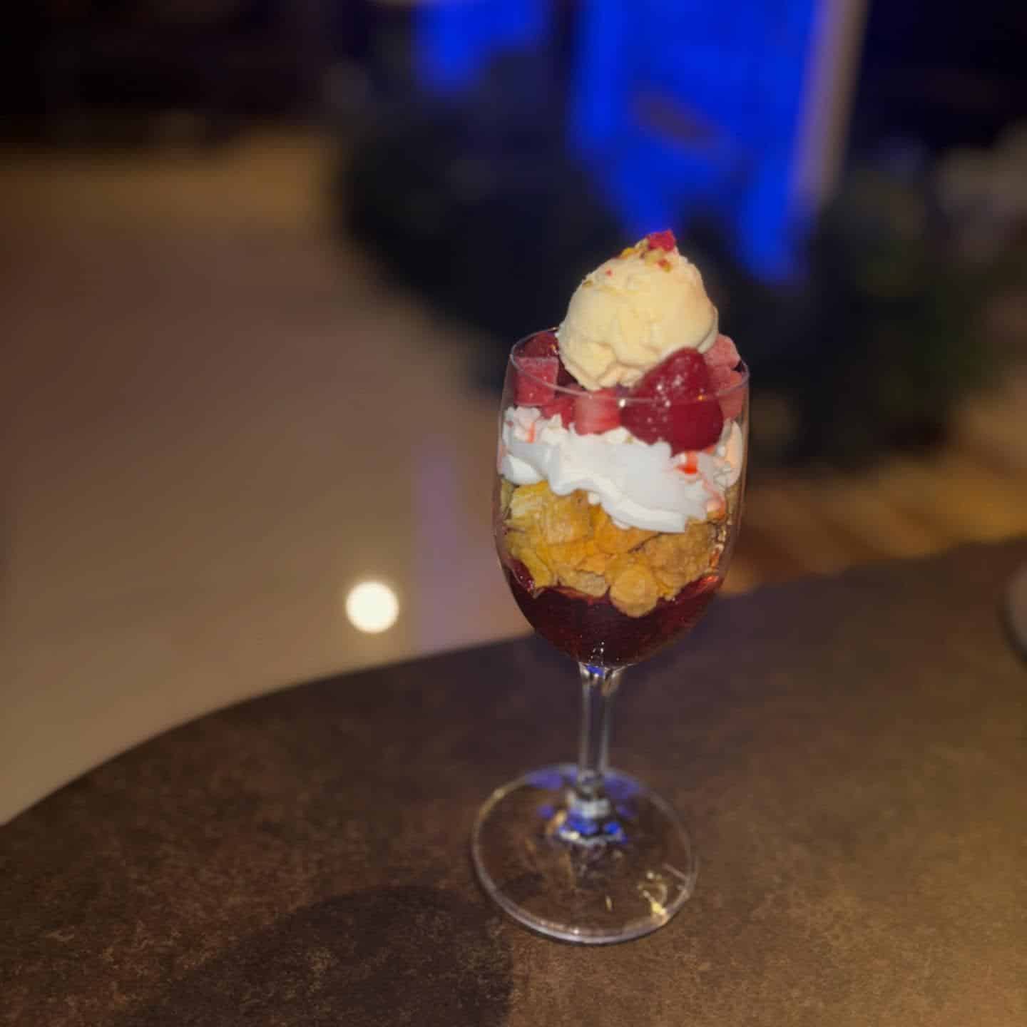 【銀座シーシャバー】贅沢ベリーパルフェ