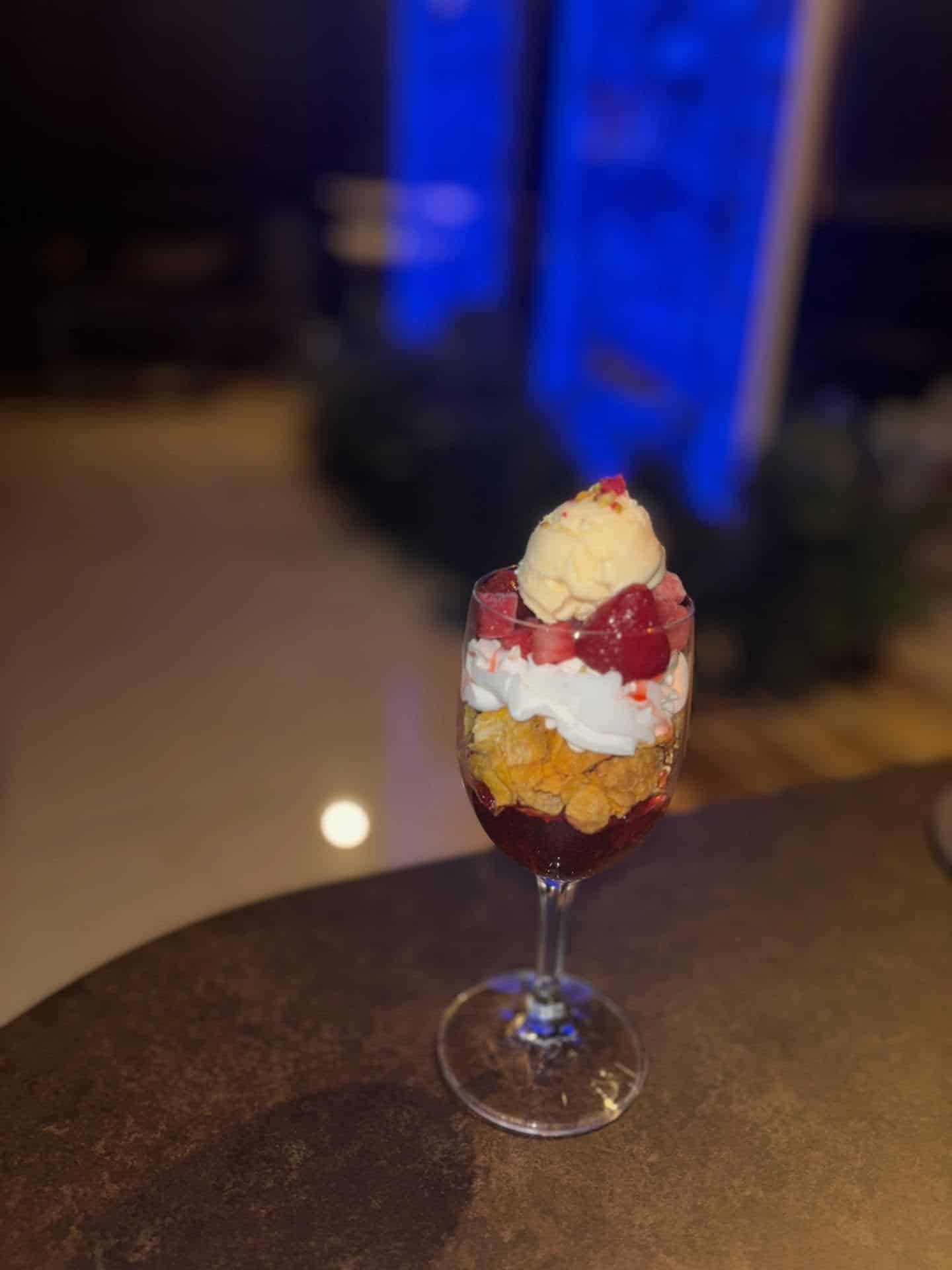 【銀座シーシャバー】贅沢ベリーパルフェ