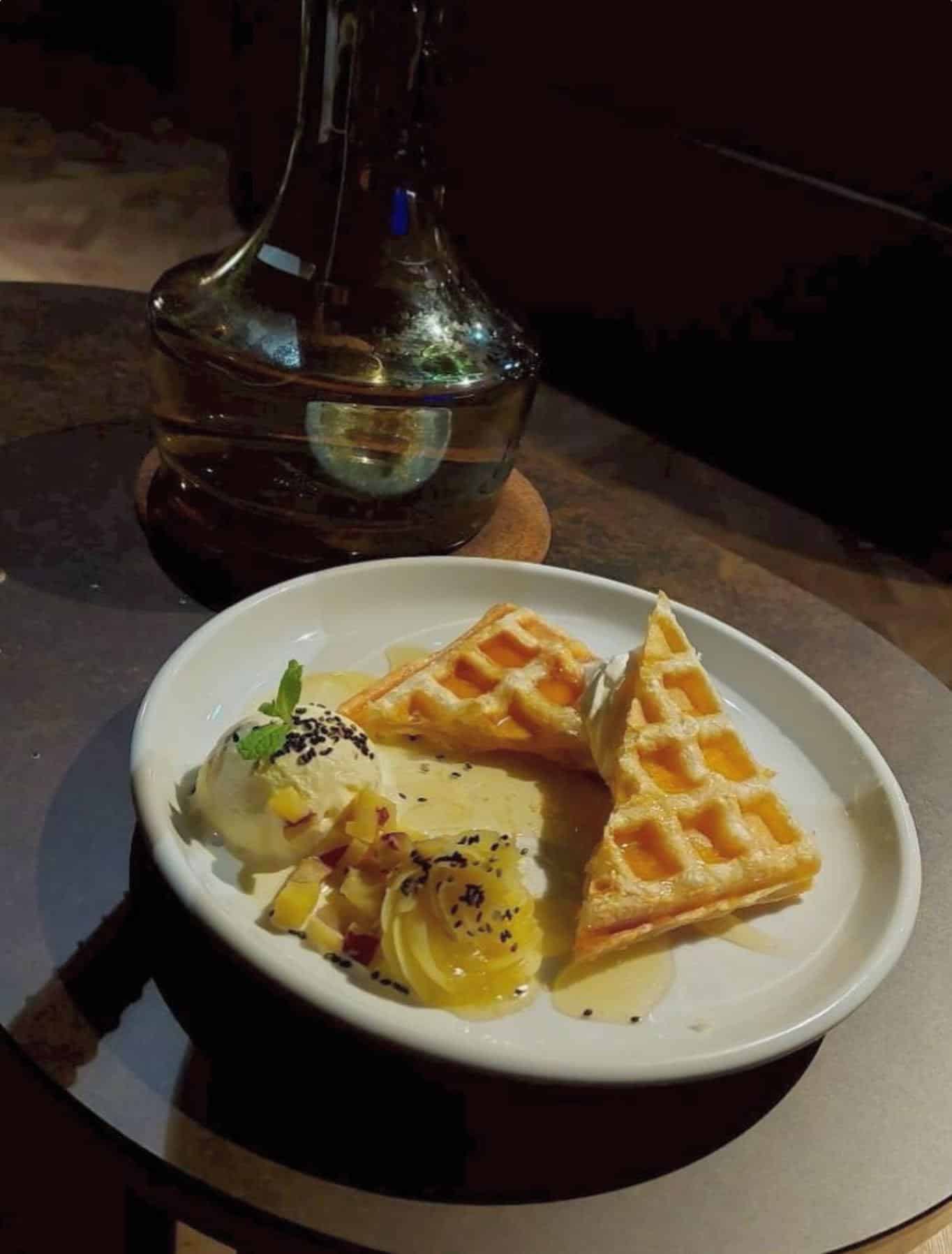 【新宿西口　シーシャ　バー】昼間から楽しめるシーシャカフェ