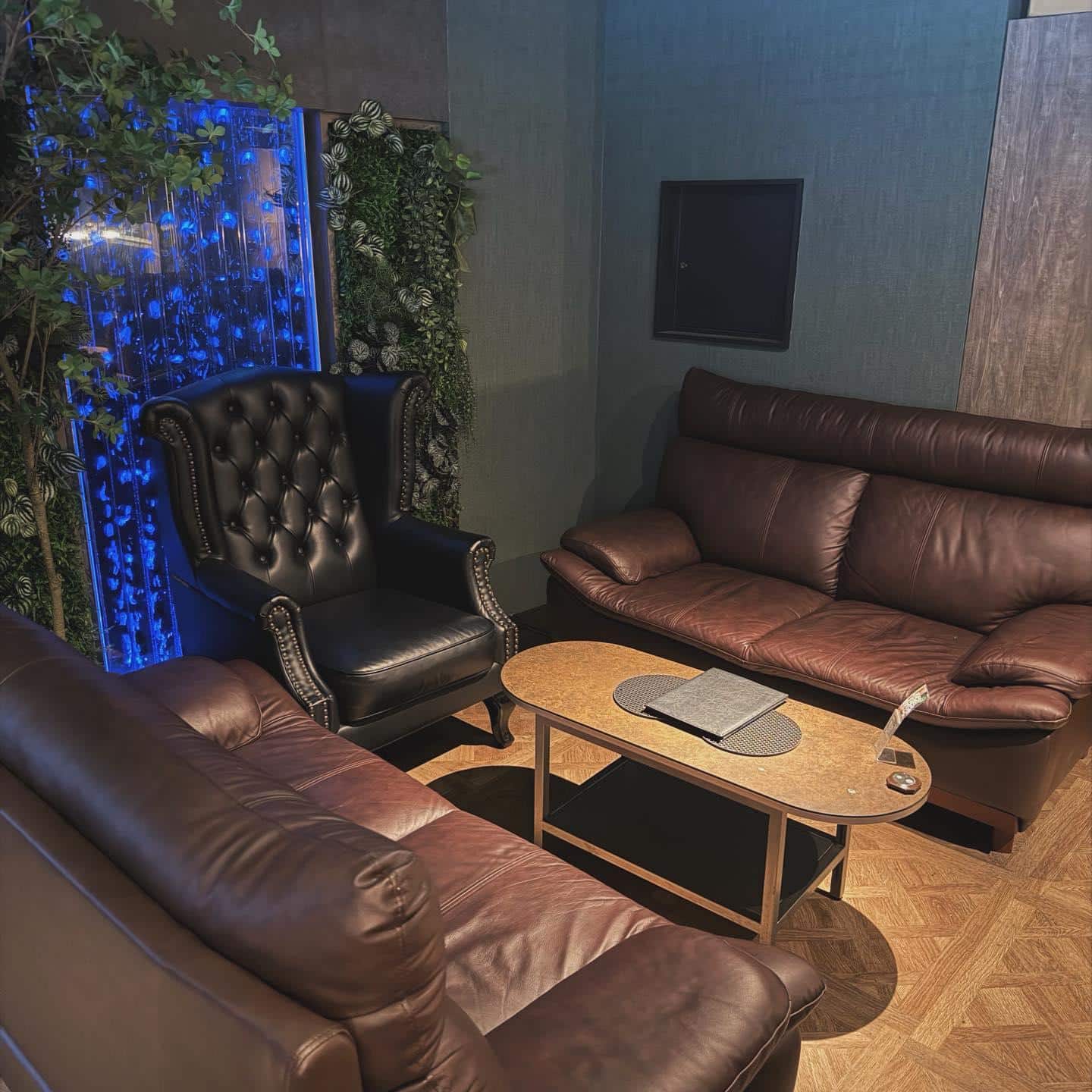 【新宿西口 シーシャ バー】昼からシーシャを楽しむならここ!昼飲みもOK