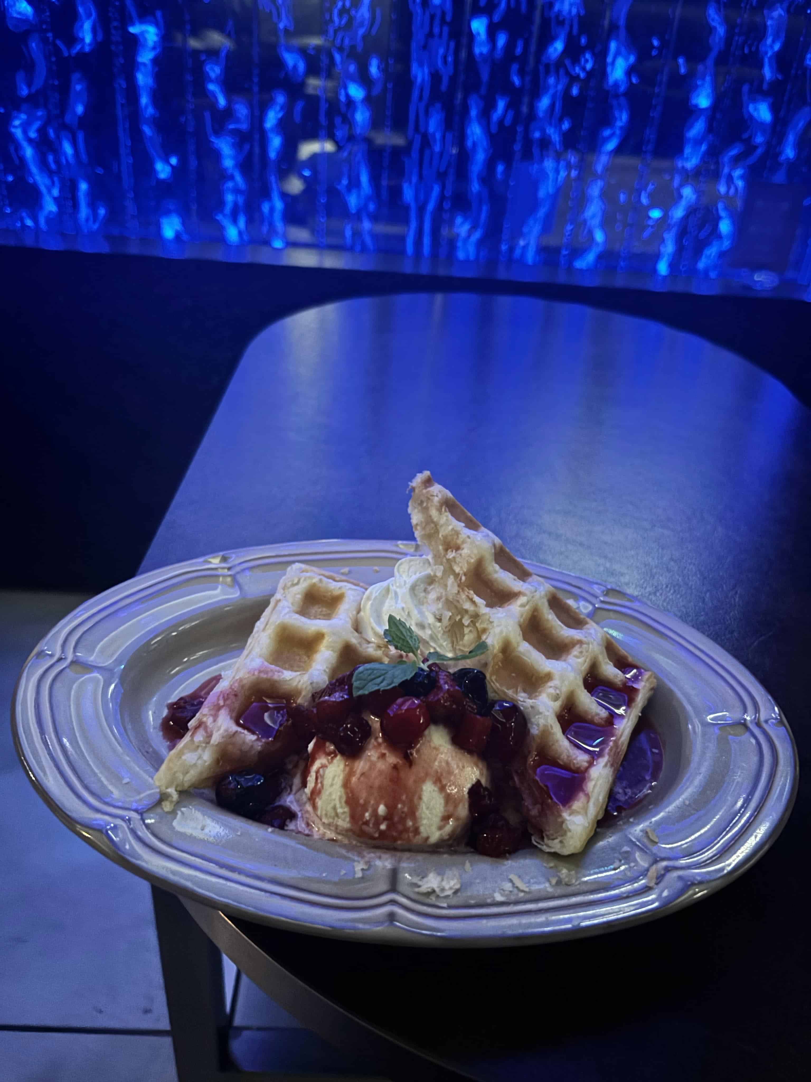 【東京八重洲 シーシャバー】　昼デートにぴったり！シーシャを楽しめるカフェ&バー